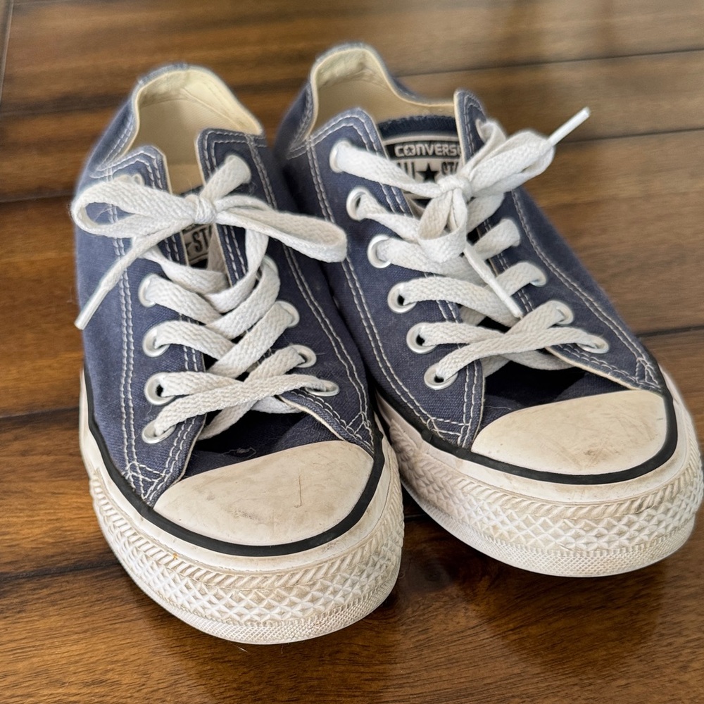 Converse women’s 8 - Navy and White Sneakers
